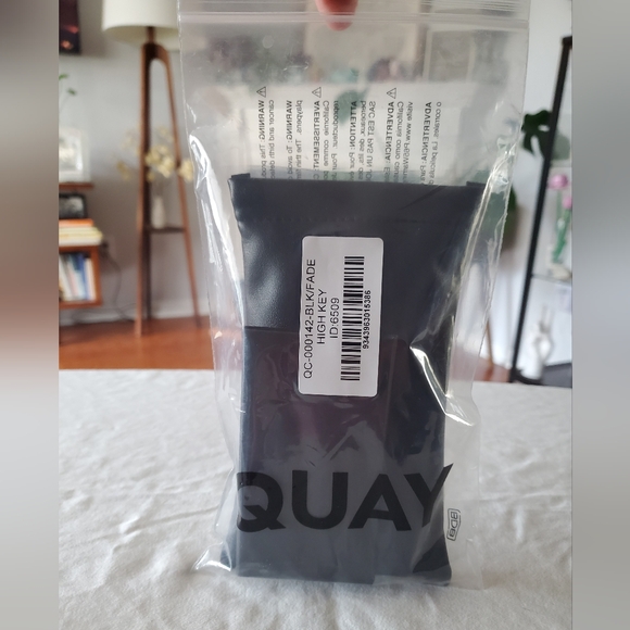 NWT QUAY of Australia Sunglasses "High Key" Aviator Black Fade w/ Case & Cloth - Picture 9 of 12